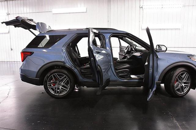 Photo of 2025 Vapor Blue Metallic Ford Explorer