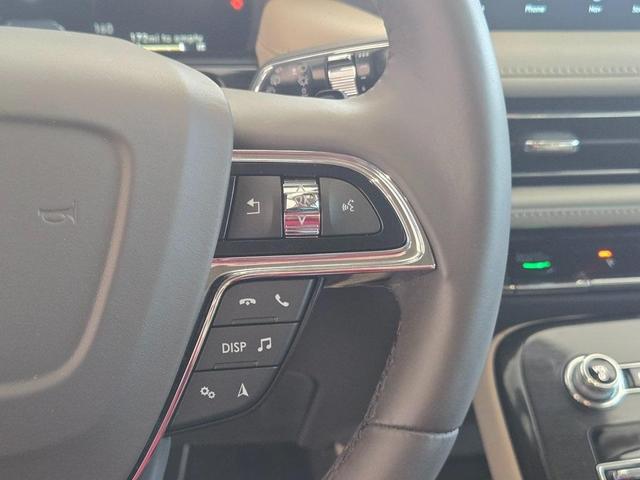 Photo of 2022 Radiance Metallic Lincoln Nautilus