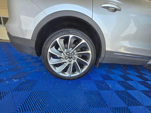 Photo of 2022 Radiance Metallic Lincoln Nautilus