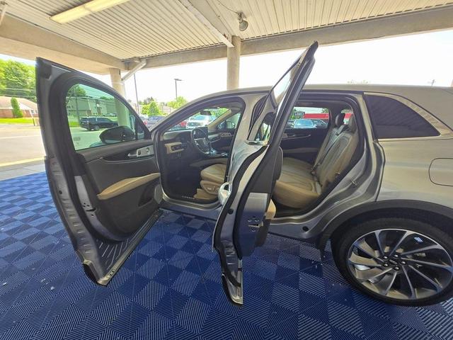 Photo of 2022 Radiance Metallic Lincoln Nautilus