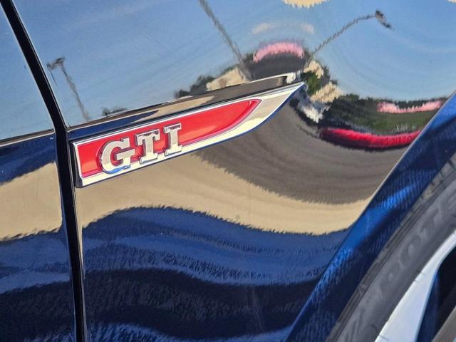 Photo of 2018 Deep Black Pearl Effect Volkswagen Golf GTI