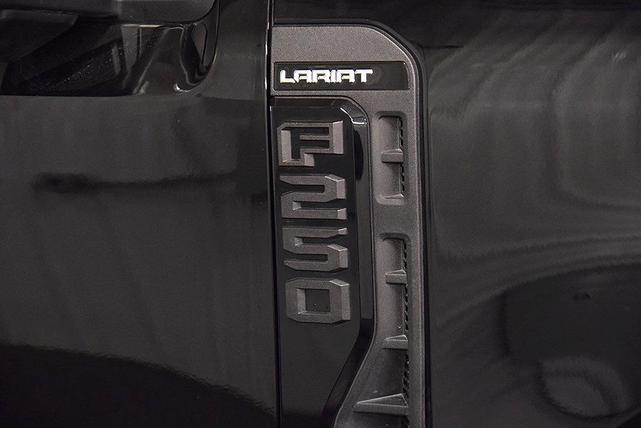 Photo of 2024 Agate Black Metallic Ford F-250