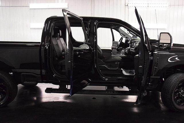 Photo of 2024 Agate Black Metallic Ford F-250