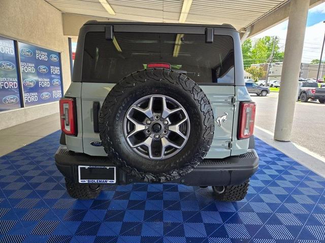 Photo of 2023 Cactus Green / Gray Ford Bronco