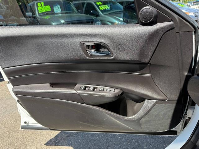 Photo of 2014 Bellanova White Pearl Acura ILX