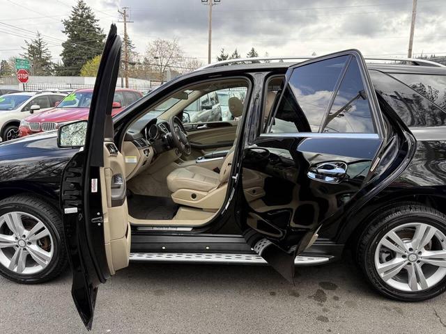 Photo of 2014 Black Mercedes-Benz M-Class