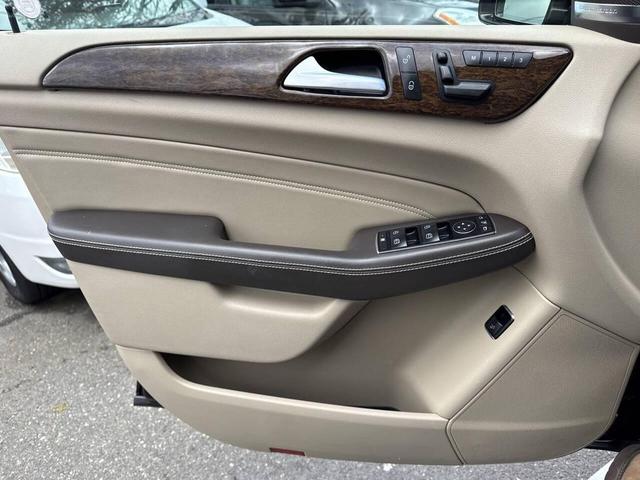 Photo of 2014 Black Mercedes-Benz M-Class
