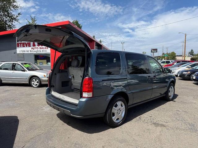 Photo of 2006 Blue Chevrolet Uplander