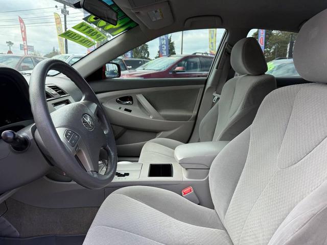Photo of 2006 Burgundy Toyota Camry