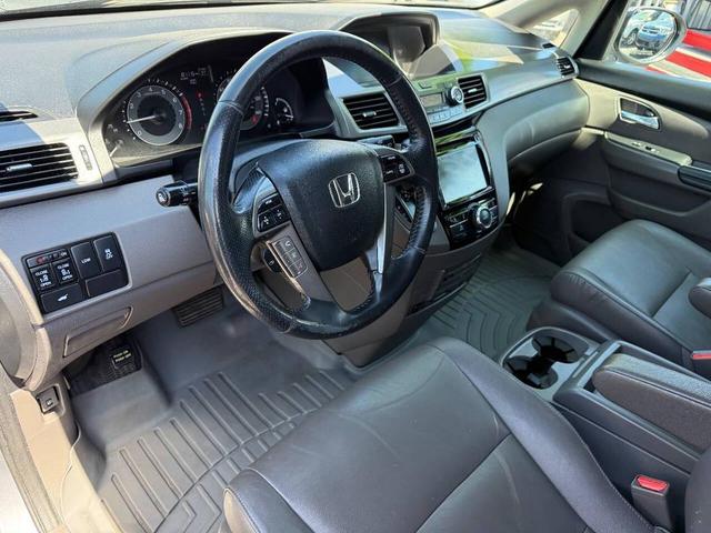 Photo of 2016 Lunar Silver Metallic Honda Odyssey