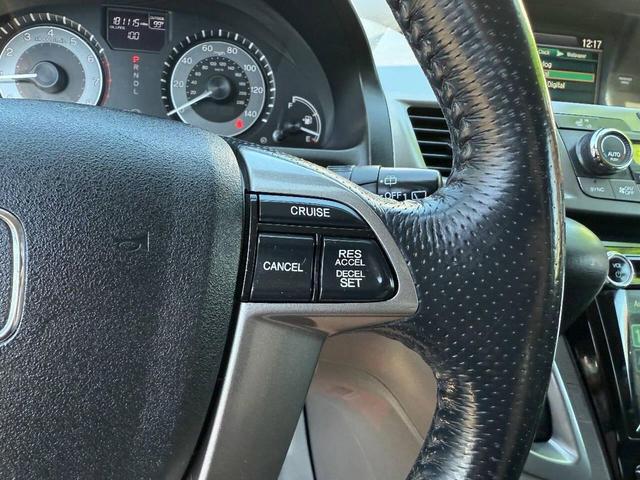 Photo of 2016 Lunar Silver Metallic Honda Odyssey