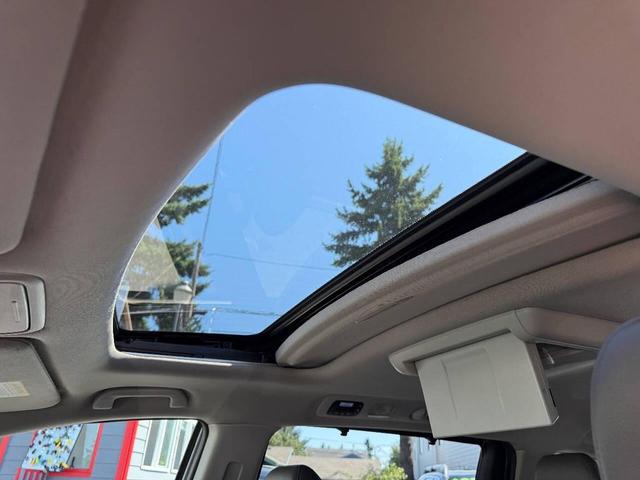 Photo of 2016 Lunar Silver Metallic Honda Odyssey