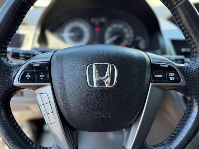 Photo of 2016 Lunar Silver Metallic Honda Odyssey