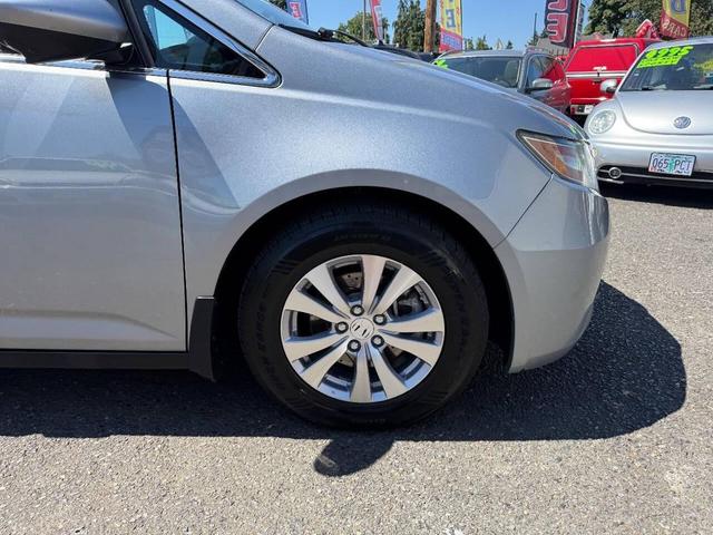 Photo of 2016 Lunar Silver Metallic Honda Odyssey