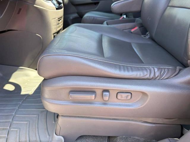 Photo of 2016 Lunar Silver Metallic Honda Odyssey