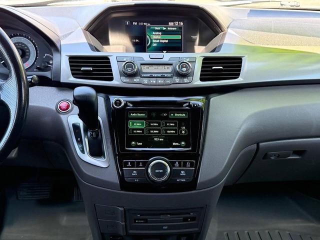 Photo of 2016 Lunar Silver Metallic Honda Odyssey