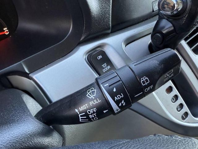Photo of 2008 Silver Pearl Metallic Honda Odyssey