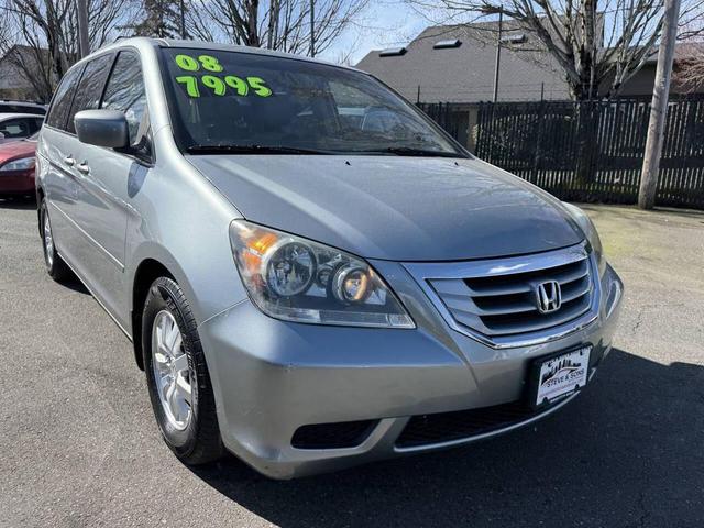 Photo of 2008 Silver Pearl Metallic Honda Odyssey