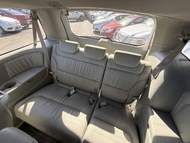 Photo of 2008 Silver Pearl Metallic Honda Odyssey