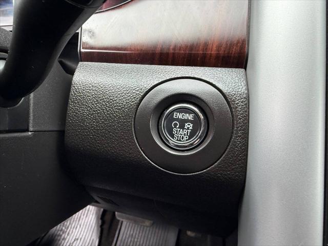 Photo of 2014 Burgundy Ford Edge