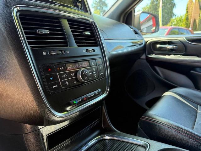 Photo of 2018 Burgundy Dodge Grand Caravan
