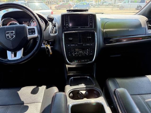 Photo of 2018 Burgundy Dodge Grand Caravan