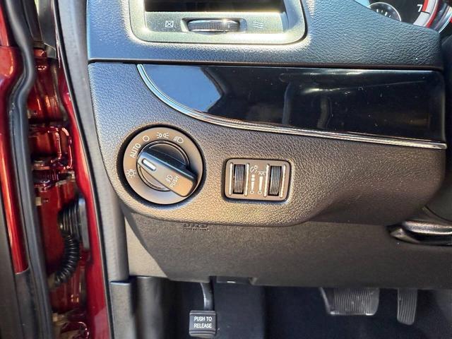 Photo of 2018 Burgundy Dodge Grand Caravan