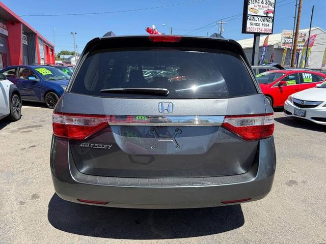Photo of 2012 Polished Metal Metallic Honda Odyssey