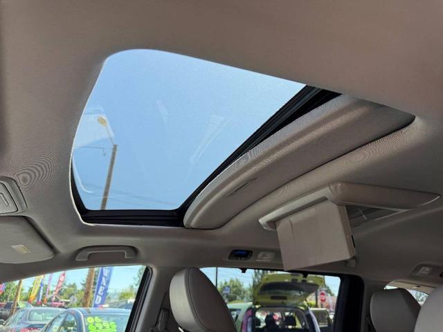 Photo of 2012 Polished Metal Metallic Honda Odyssey