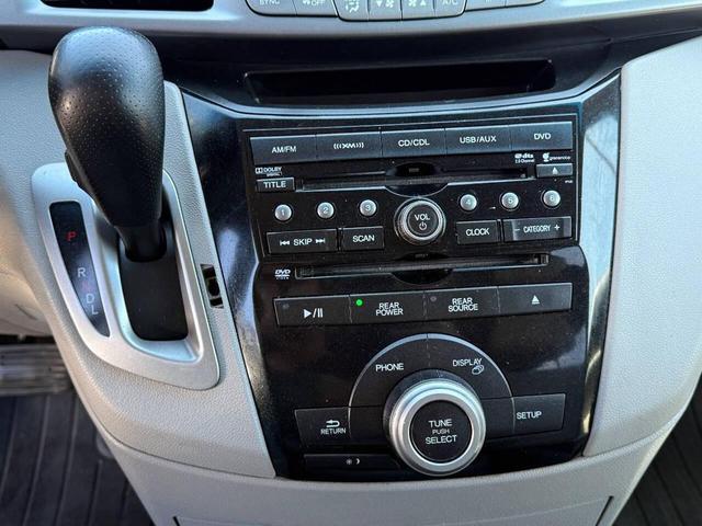 Photo of 2012 Polished Metal Metallic Honda Odyssey