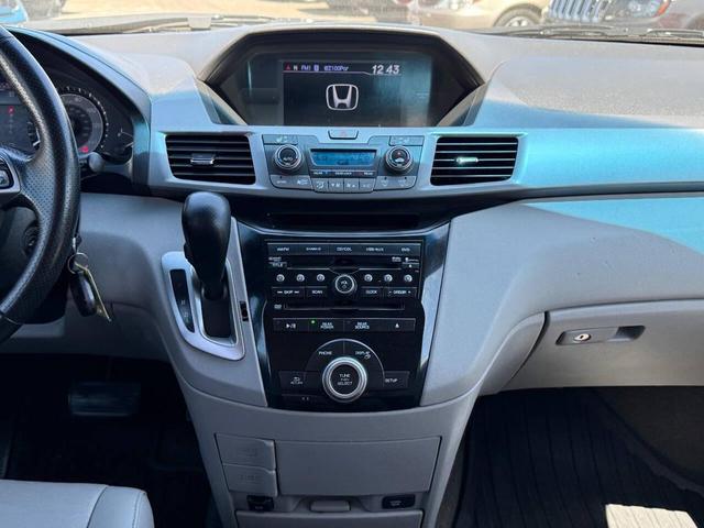 Photo of 2012 Polished Metal Metallic Honda Odyssey
