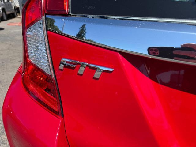 Photo of 2015 Red Honda Fit