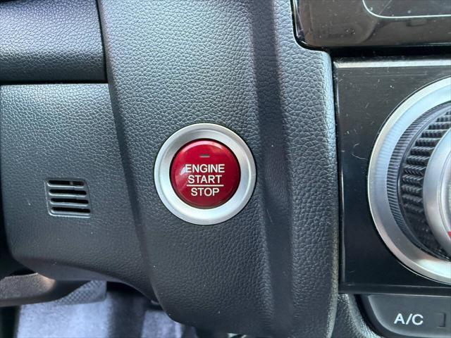 Photo of 2015 Red Honda Fit