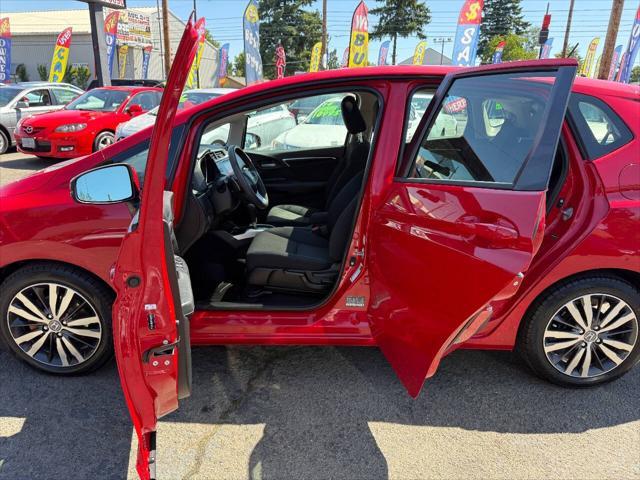 Photo of 2015 Red Honda Fit