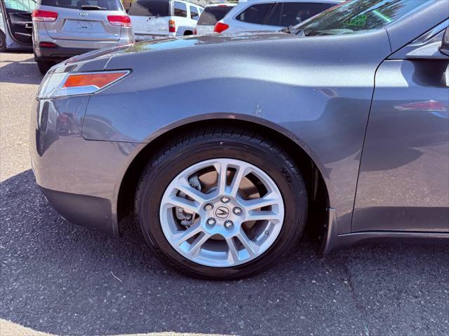 Photo of 2009 Gray Acura TL