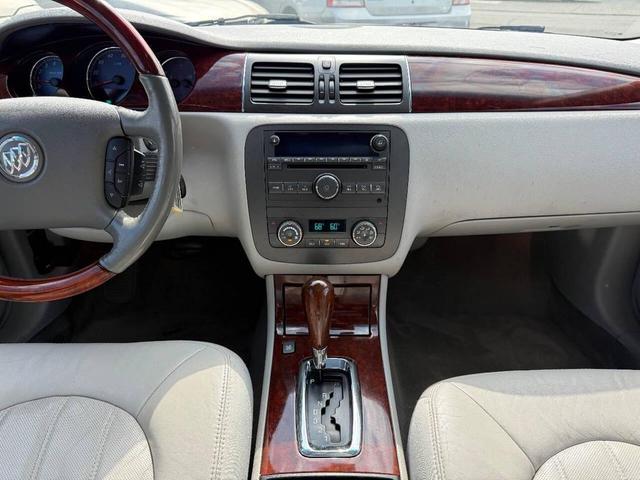 Photo of 2008 White Diamond Tricoat Buick Lucerne
