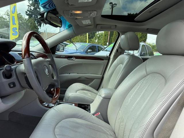 Photo of 2008 White Diamond Tricoat Buick Lucerne