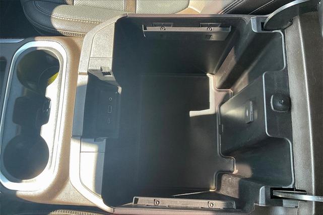 Photo of 2022 Summit White GMC Sierra 2500