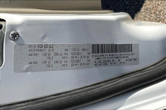 Photo of 2016 Bright White Clearcoat Chrysler Town & Country