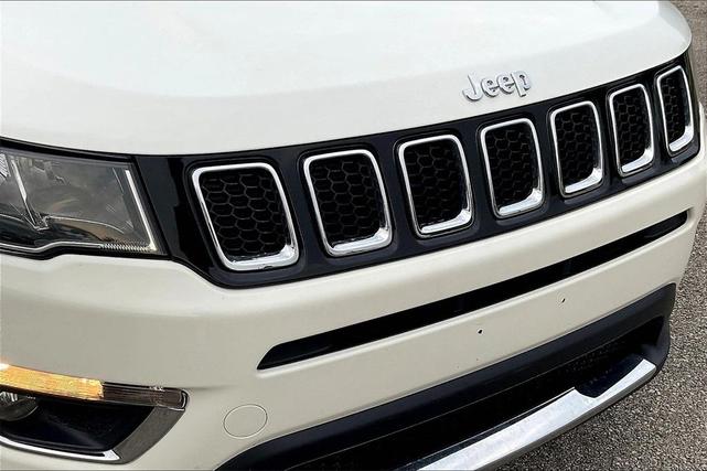 Photo of 2019 White Clearcoat Jeep Compass