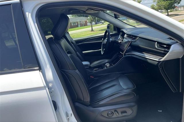 Photo of 2023 Bright White Clearcoat Jeep Grand Cherokee L