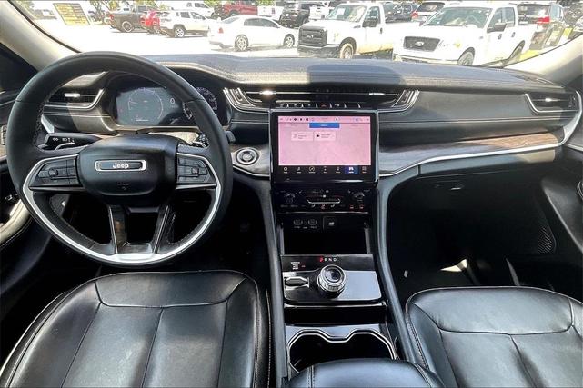 Photo of 2023 Bright White Clearcoat Jeep Grand Cherokee L