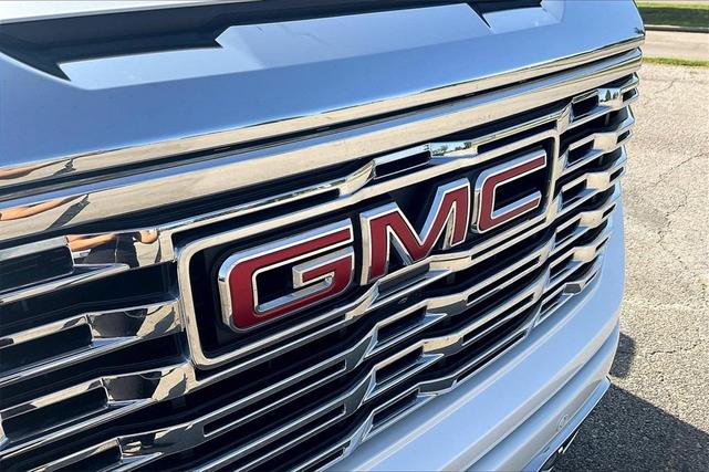 Photo of 2022 White Frost Tri-Coat GMC Sierra 1500