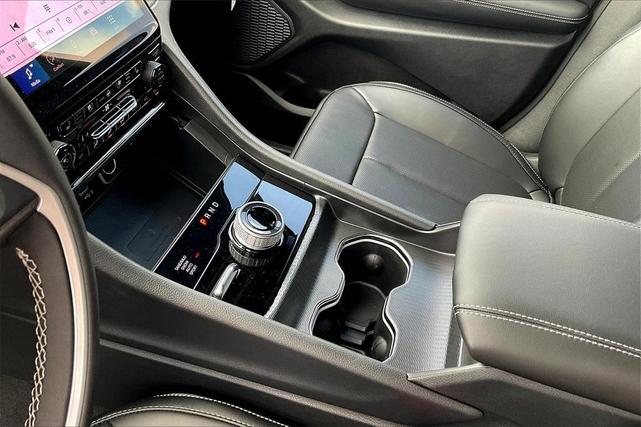 Photo of 2025 Metallic Jeep Grand Cherokee L