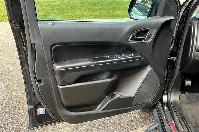 Photo of 2022 Black GMC Canyon