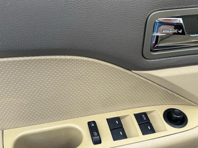 Photo of 2007 Burgundy Ford Fusion