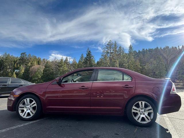 Photo of 2007 Burgundy Ford Fusion