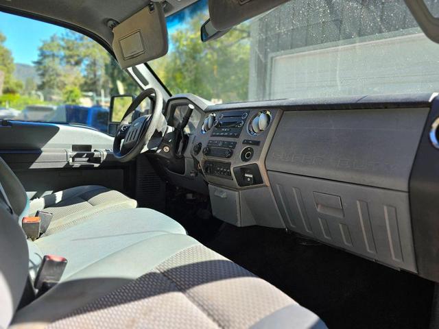 Photo of 2012 Oxford White Ford F-250