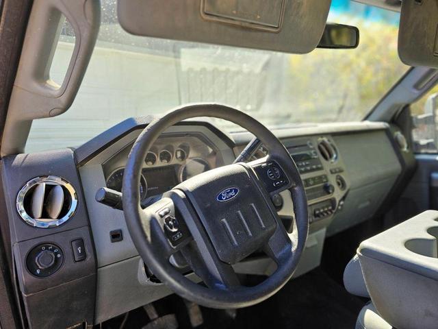Photo of 2012 Oxford White Ford F-250