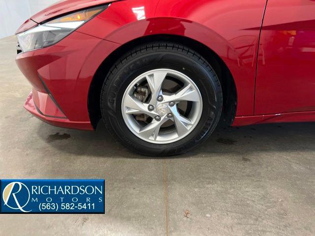 Photo of 2022 Scarlet Red Pearl Hyundai ELANTRA